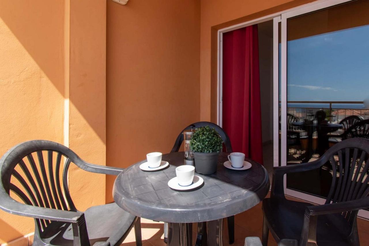 Sunset - 2 Bedroom Apartment Адехе Екстериор снимка